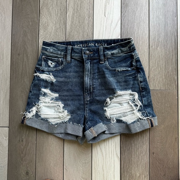 American Eagle Mom High Rise Shorts | Size: 2 | Like New - Picture 3 of 6